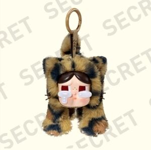 POP MART WILD BUT CUTIE SERIES VINYL PLUSH PENDANT BLIND BOX (SECRET)